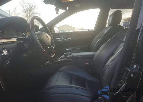 2011 Mercedes-Benz S 63 Amg z USA, uszkodzony, nr VIN WDDNG7EB1BA377153